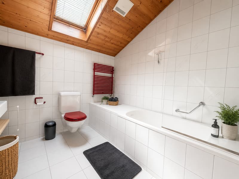 Superbe duplex avec terrasse et cheminée au c?ur du Bourg du Landeron (9)