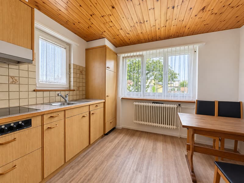 Freistehendes Einfamilienhaus in ruhiger Tempo-30-Zone (2)