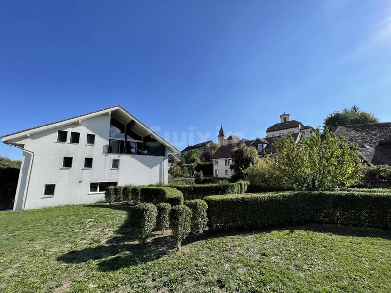 Spacieux Duplex 5.5 pièces dans un cadre historique à Colombier (3)