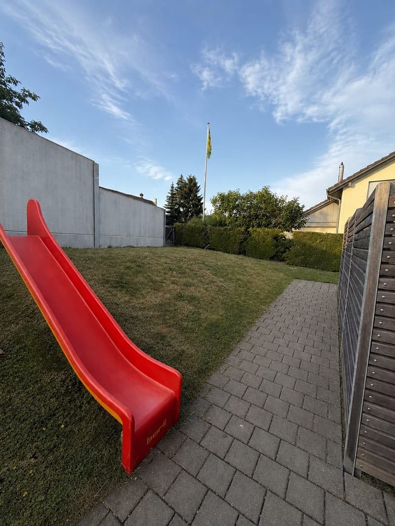 Modernes Familienhaus mit Garten - einziehen und wohlfühlen (4)