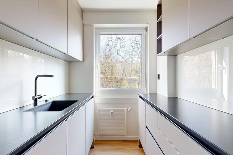 Komplett saniert 2026 · 4.5 Zi · 103 m² · Lift · Balkon · Garage (3)