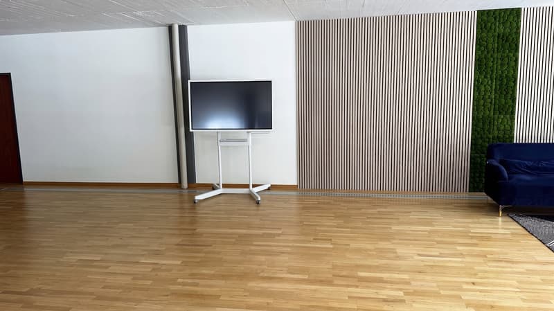 Möblierter Arbeitsplatz in stilvoller Bürogemeinschaft – Schindellegi (Höfe SZ) (9)