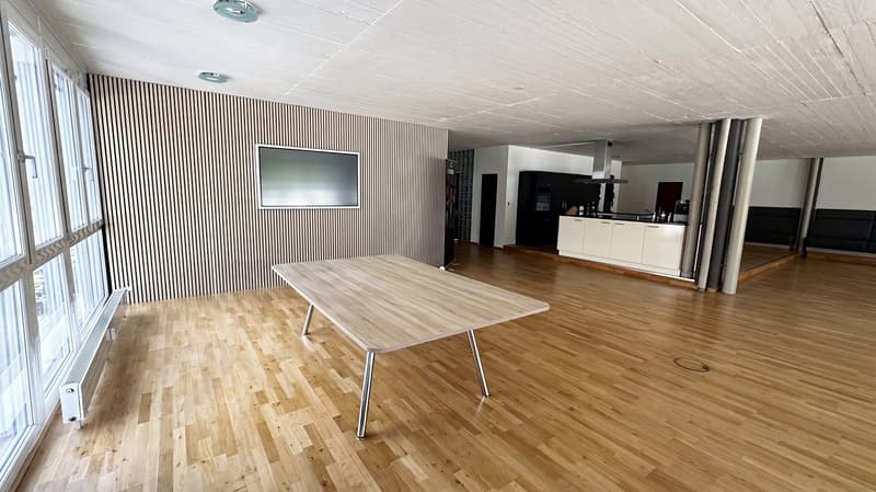 Möblierter Arbeitsplatz in stilvoller Bürogemeinschaft – Schindellegi (Höfe SZ) (8)