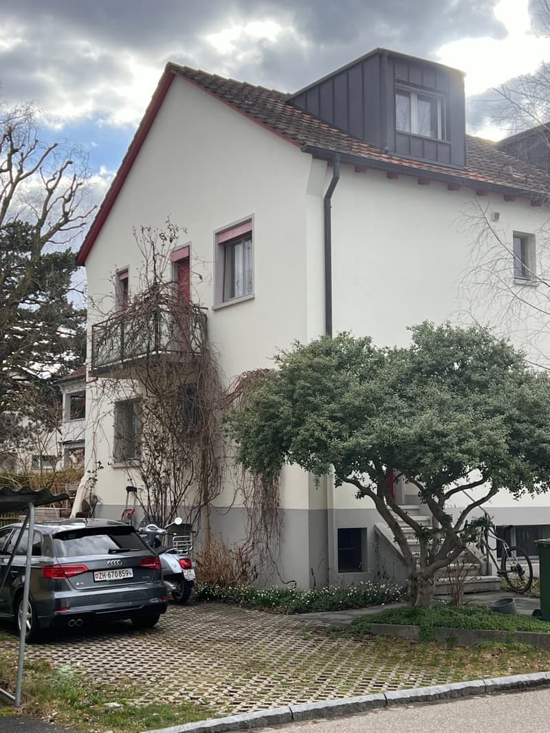 Charmantes 5.5-Zimmer-Reihenhaus mit grosser Terrasse und Garten in Zürich-Oerlikon (8)