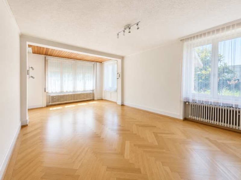 Charaktervolle Eigentumswohnung mit aussergewöhnlich grosser Terrasse (2)