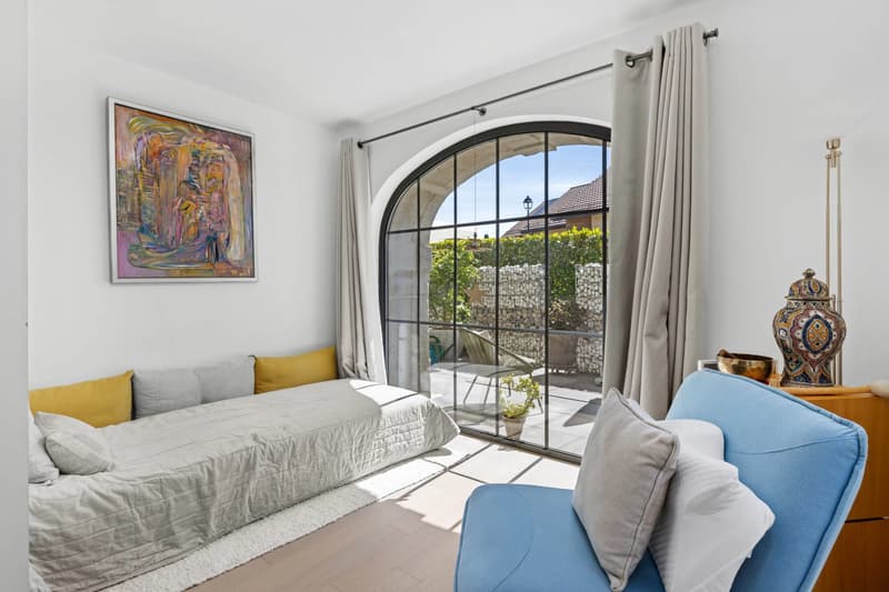 Rez-de-jardin contemporain, spacieux et bien agencé (10)