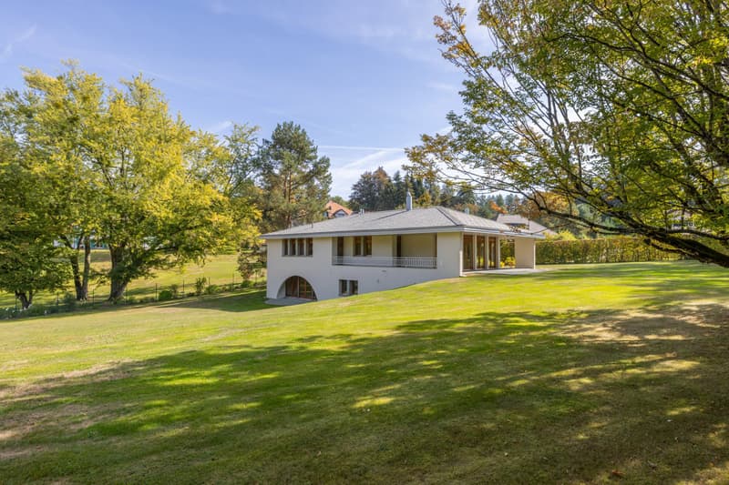 Elegant Detached House with Large Garden in Epalinges (2)