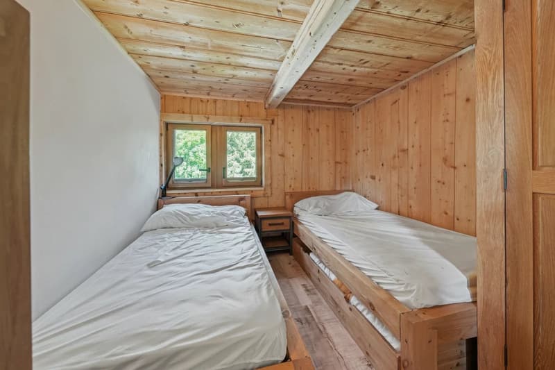 Chalet in a condominium ? Excellent rental potential (8)