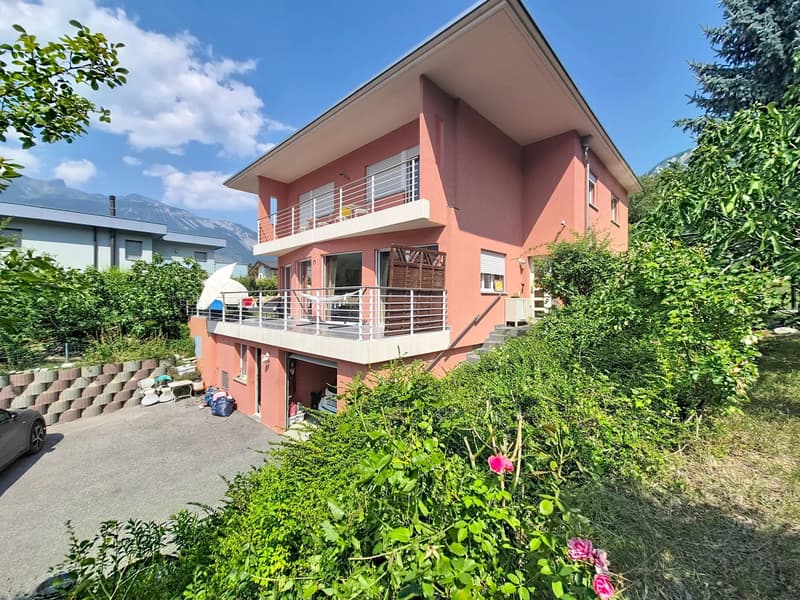 Unique villa in the heart of Sierre, close to Lake Géronde! (1)