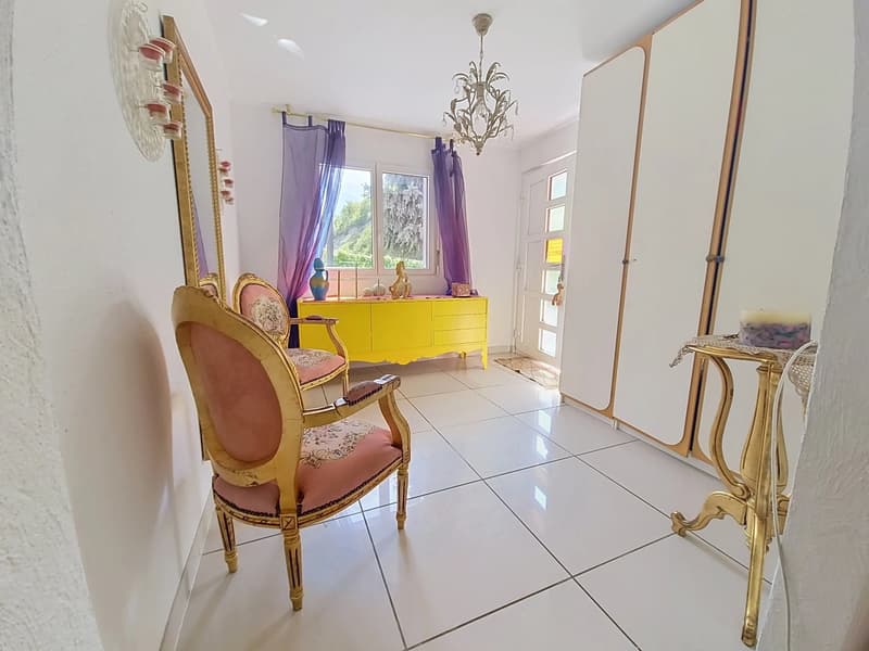 Unique villa in the heart of Sierre, close to Lake Géronde! (11)