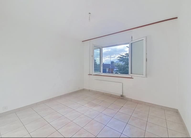 Magnificent 3.5-room apartment in Sierre, near Lake Géronde! (9)