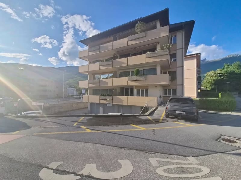 Magnificent 3.5-room apartment in Sierre, near Lake Géronde! (1)