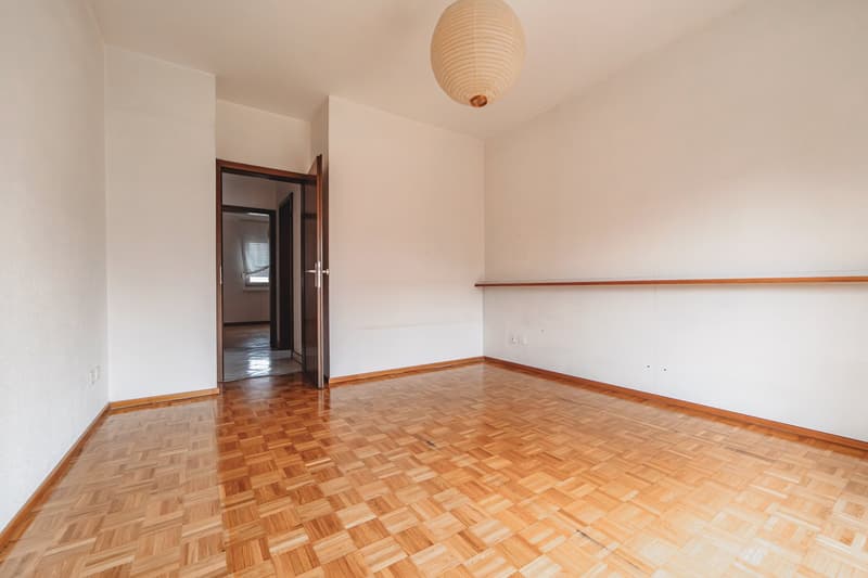 Incantevole Casa Bifamiliare di 5.5 Locali a Chiasso – Disponibile Subito! (8)