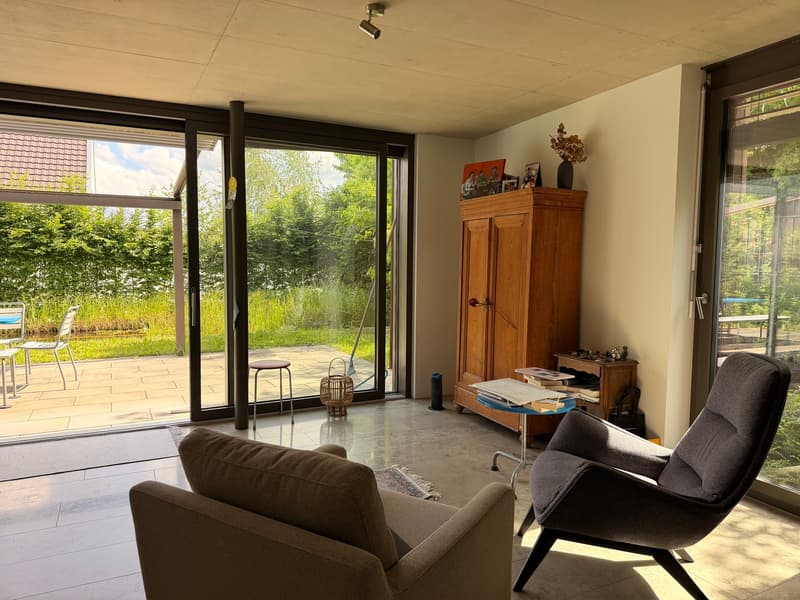 Doppel-Einfamilienhaus - Modernes Wohnen mit Pool und Minergie-Standard (5)