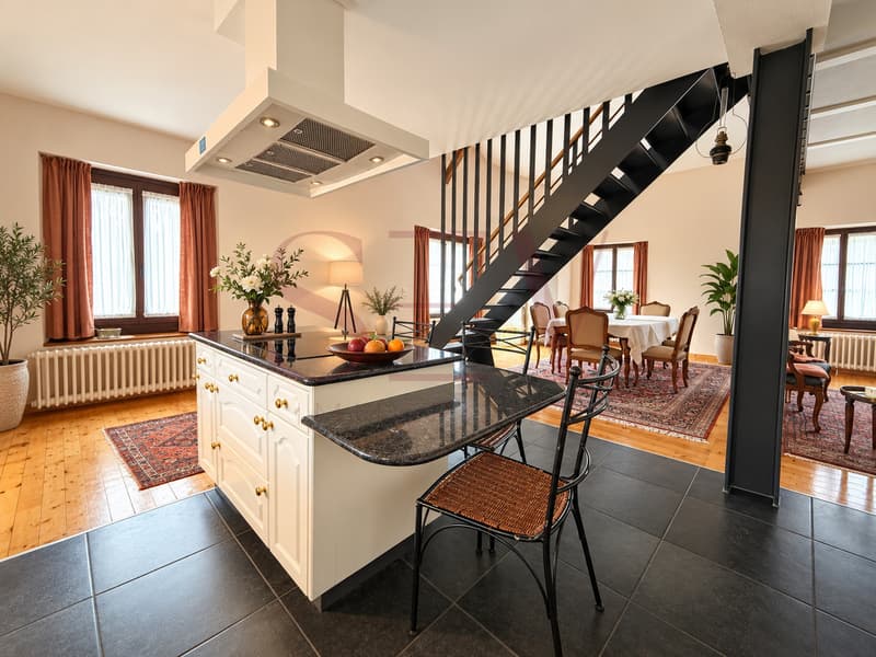 Etage: Cuisine ouverte totalement équipée