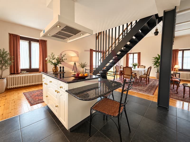 Etage: Cuisine ouverte totalement équipée