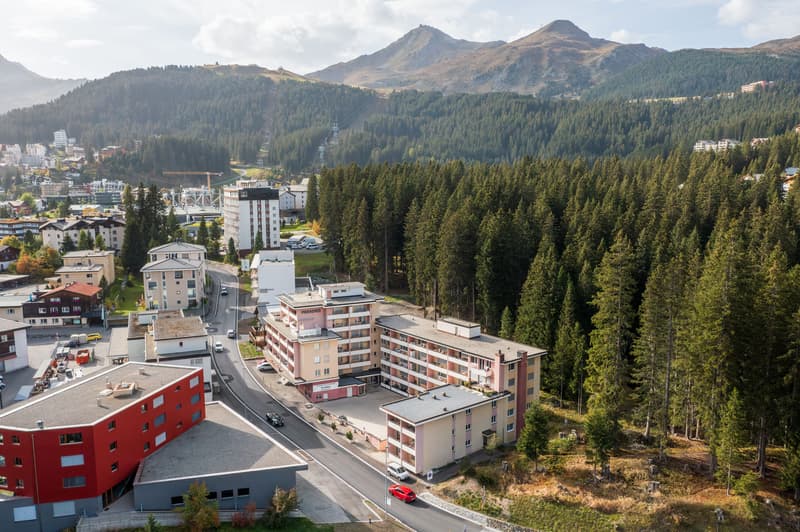 4-Zimmer-Studiopaket mit Balkon und Bergsicht in Arosa (7)