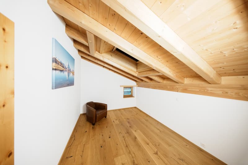 Alpines Wohngefühl mit Weitblick – grosszügige Maisonette in St. Antönien (12)