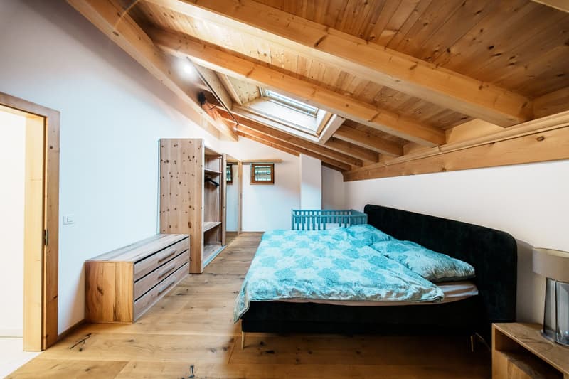 Alpines Wohngefühl mit Weitblick – grosszügige Maisonette in St. Antönien (11)