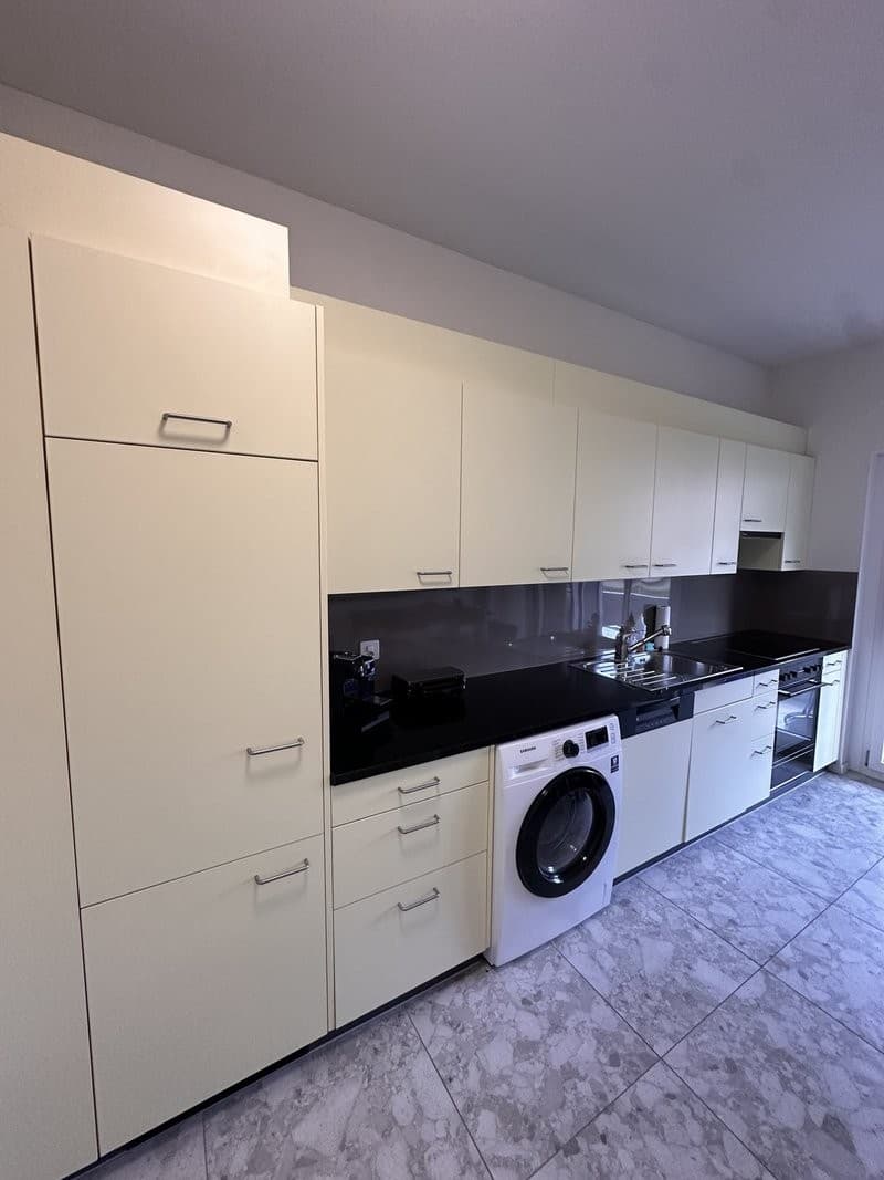 Helle 3-Zimmer-Wohnung mit Balkon in Zürich-Schwamendingen (4)