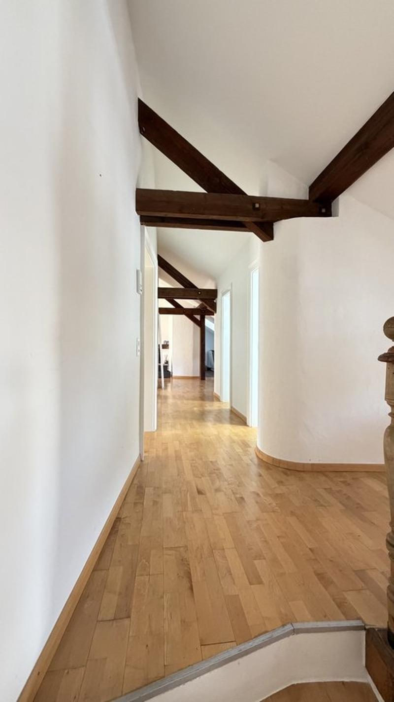 Charmante 3-Zimmer-Wohnung mit Balkon in der Zürcher Altstadt – sofort verfügbar (6)