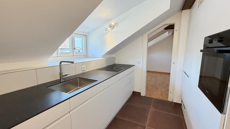 Charmante 3-Zimmer-Wohnung mit Balkon in der Zürcher Altstadt  sofort verfügbar (5)