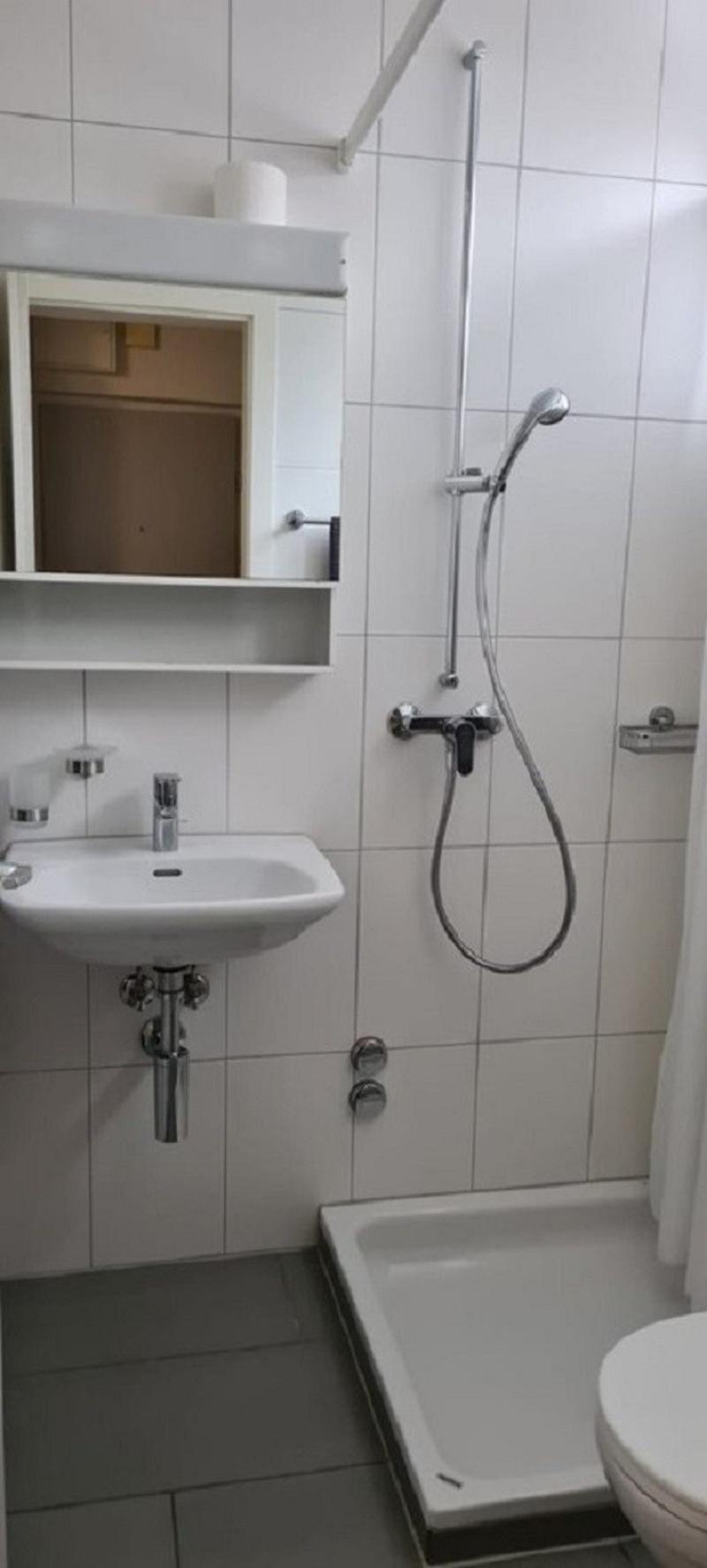2,5 Zimmer Wohnung mit balkon (2)