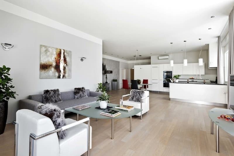 Helle 2.5-Zimmer-Wohnung mit Balkon in Zürich-Seebach (5)
