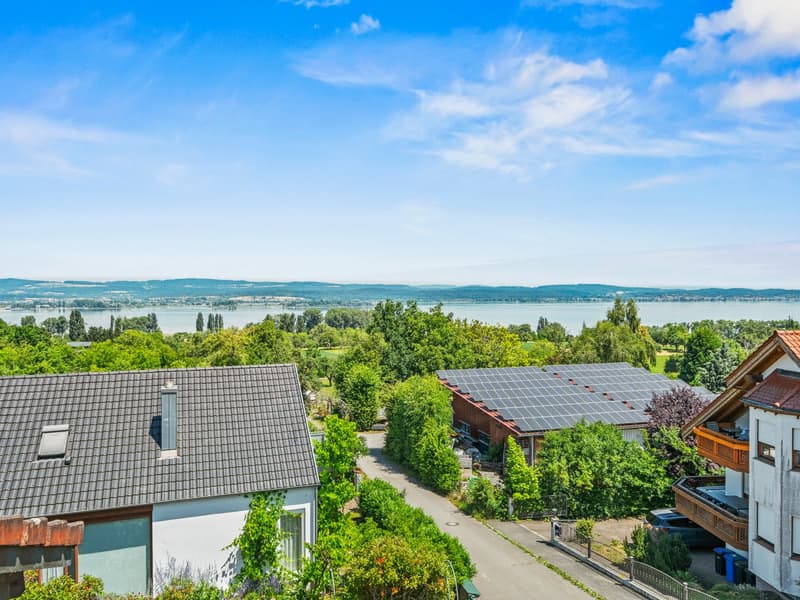 Charmante 5.5-Zimmer-Dachgeschosswohnung mit Panoramablick in Gaienhofen (4)