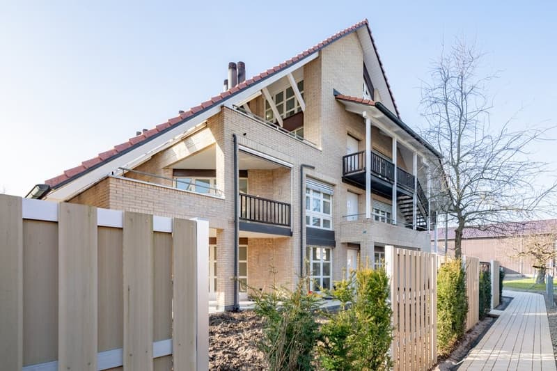 GROSSZÜGIGE HELLE WOHNUNG- FRISCH SANIERT (3)