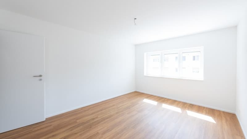 TOLLE ATTIKAWOHNUNG MIT GROSSEM BALKON ZU VERMIETEN (10)