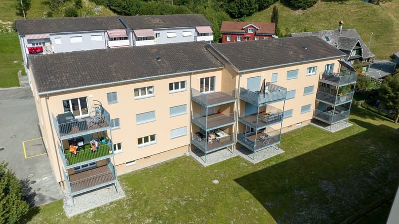 TOLLE ATTIKAWOHNUNG MIT GROSSEM BALKON ZU VERMIETEN (1)