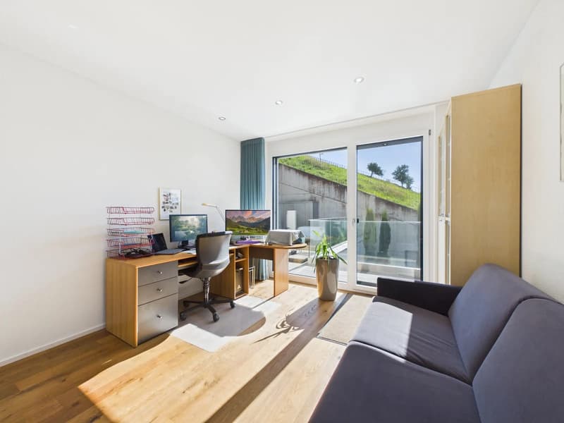 Exklusive 4.5-Zimmer-Wohnung mit grosszügiger Terrasse und Balkon (11)