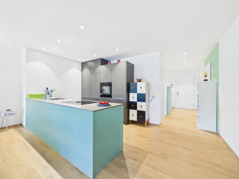 Hochwertige 2.5 Zimmer Wohnung mit grosszügigem Balkon (4)