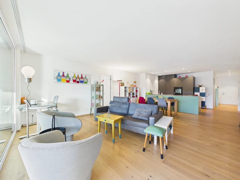 Hochwertige 2.5 Zimmer Wohnung mit grosszügigem Balkon (8)