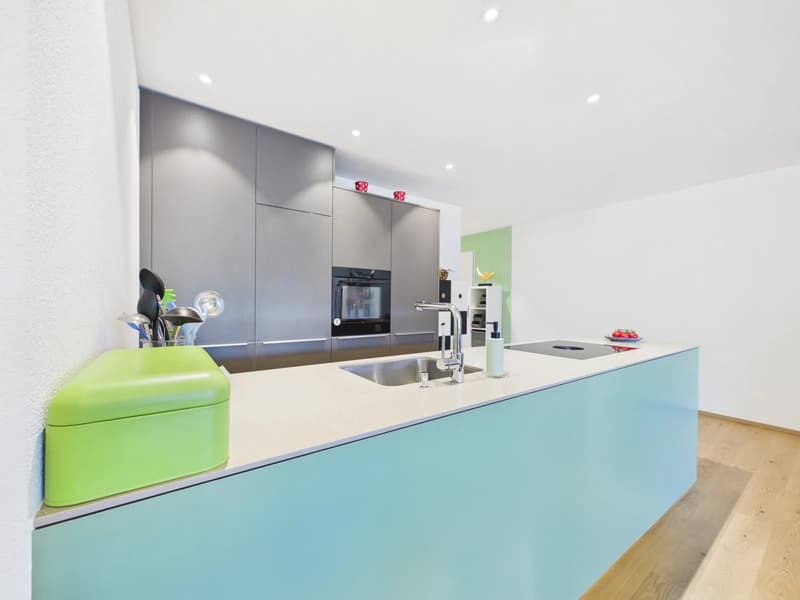 Hochwertige 2.5 Zimmer Wohnung mit grosszügigem Balkon (5)