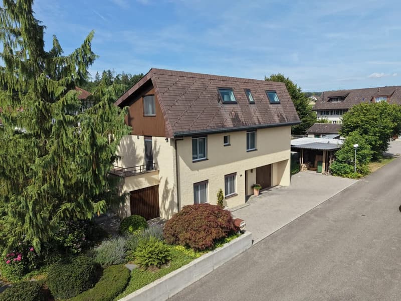 Grosszügiges 6.5-Zimmer-Einfamilienhaus an ruhiger Privatstrasse (2)