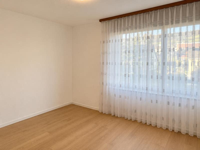 Helle 4.5-Zimmerwohnung mit Balkon und Aussicht in Schöfflisdorf (2)
