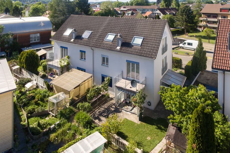 6.5 Zimmer Doppelhaushälfte mit Garten in Winterthur mieten (2)