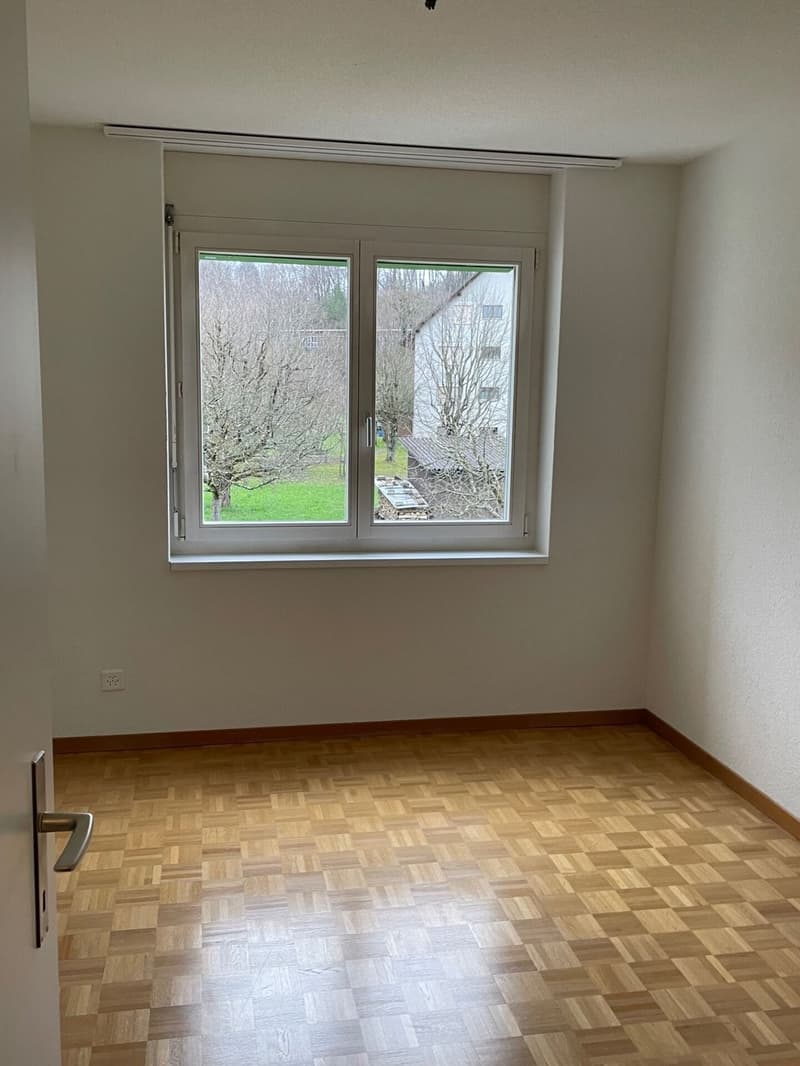 GEMÜTLICHE 4,5-ZIMMERWOHNUNG IN RUHIGER UMGEBUNG (8)