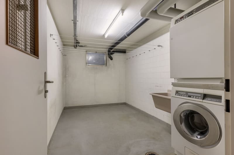 Grosszügige 4-Zimmer-Wohnung mit zwei Balkonen und Weitblick ins Grüne (12)