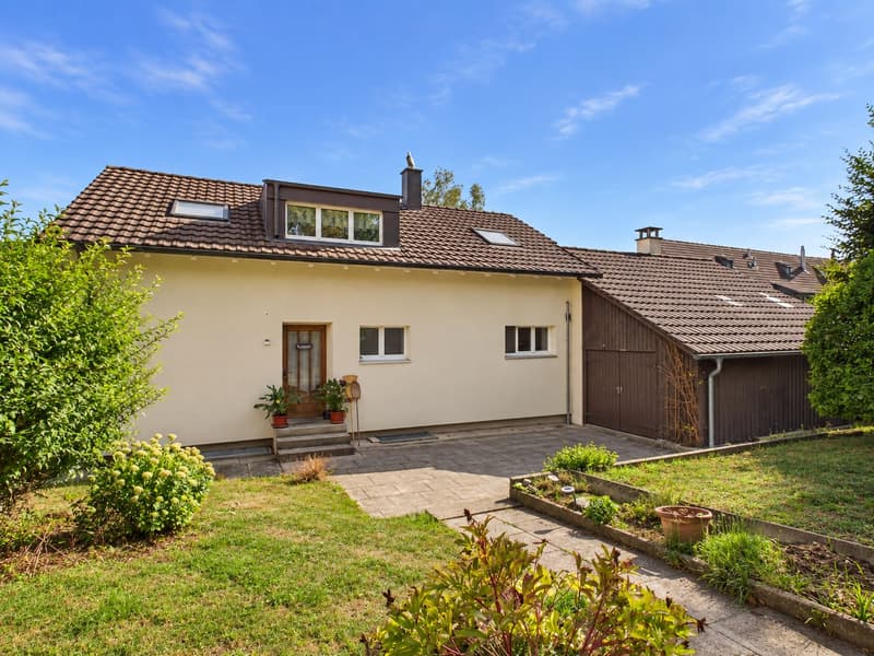 6-Zimmer-Einfamilienhaus mit 1712m² Grundstück und grossem Entwicklungspotential (1)