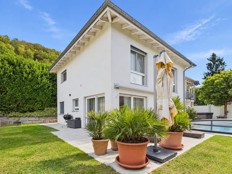 Einfamilienhaus mit beheiztem Pool und Wellnessoase (12)