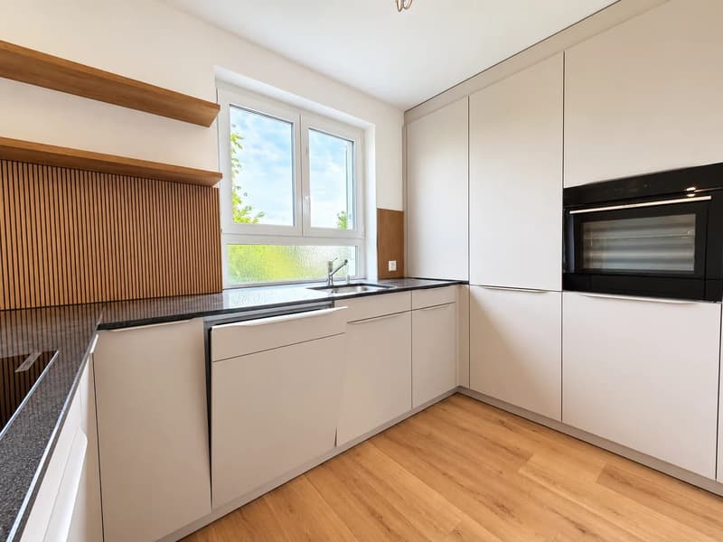 Frisch renoviertes 5.5-Zimmer-Reihenhaus mit Garten in Zürich (3)