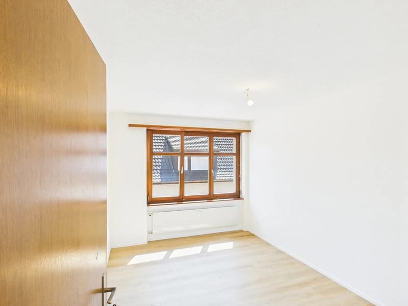 Zentrale Wohnung mit warmer Ausstattung in Sissach (8)