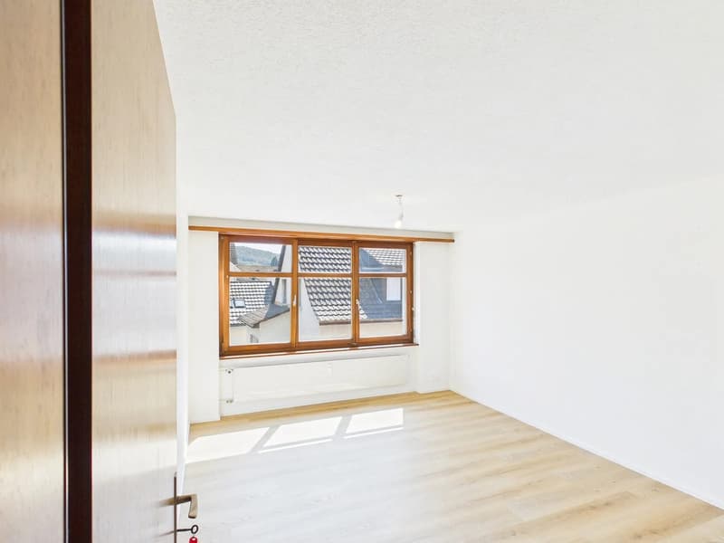 Zentrale Wohnung mit warmer Ausstattung in Sissach (6)