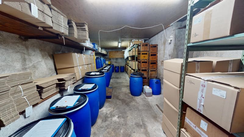 Gewerbeliegenschaft mit voll eingerichteter Brennerei und Ausbaupotenzial für eine grosszügige 5½-Zimmer-Wohnung (8)