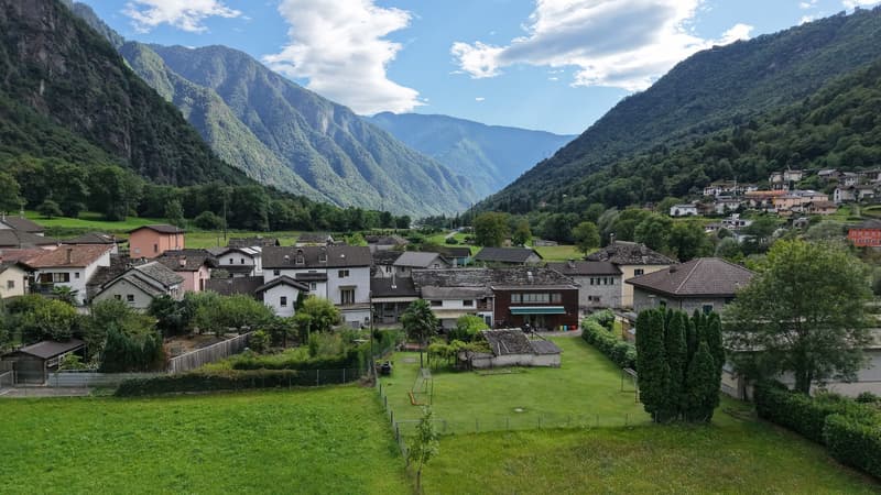 Rustikales Haus: für Ferien oder als Festwohnsitz geeignet (2)