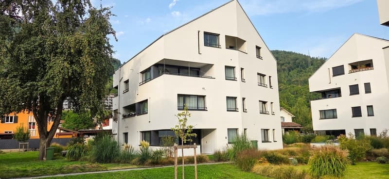 Helle 4.5-Zimmer-Wohnung mit Loggia in Mels kaufen (1)