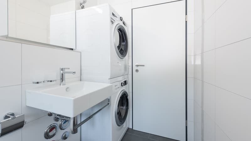 TOLLE ATTIKAWOHNUNG MIT GROSSEM BALKON ZU VERMIETEN (5)